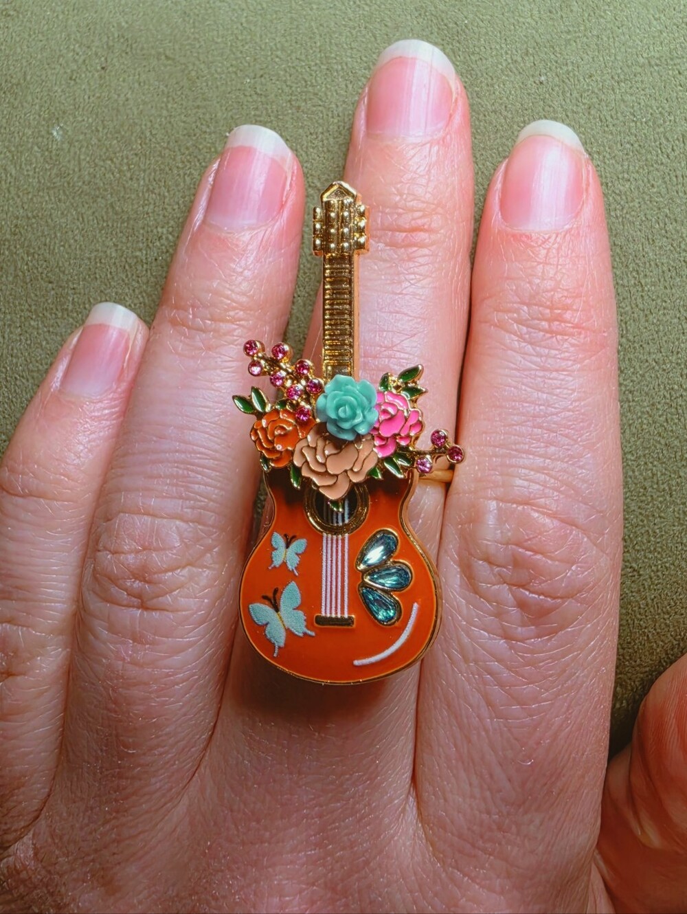 Custom Debut Guitar Ring